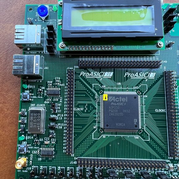 Actel A3PE-A3P-EVAL-BRD1 REV.3‎ Board - Picture 3 of 11